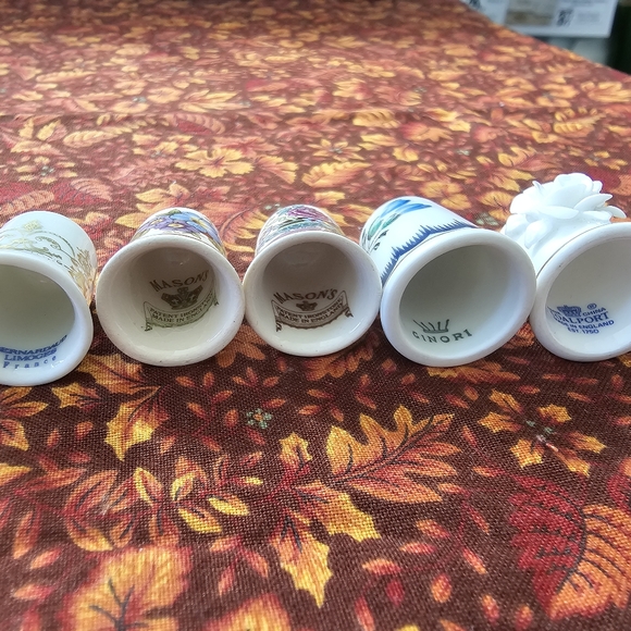 15 Collectible Thimbles - Picture 2 of 6